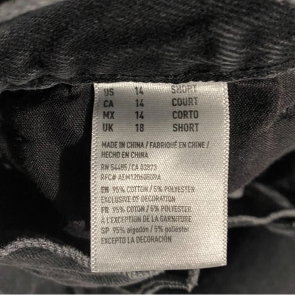 American Eagle Black Denim Mom Jeans - Picture 7 of 11